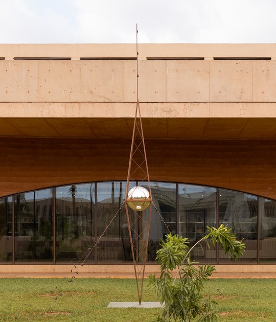 Instituto del Museo de Arte de África Occidental (MOWAA) por Adjaye Associates. Fotografía por Marco Cappelletti