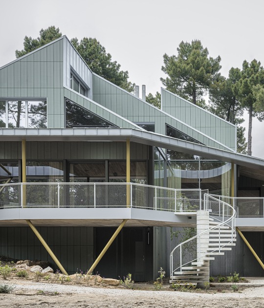 «Camp-Alliances. Untanking Housing» por Ignacio G. Galán, Álvaro M. Fidalgo, Arantza Ozaeta. Fotografía por Imagen Subliminal 