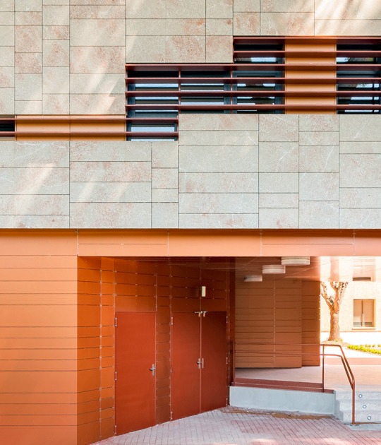 Northwest Regional Hospital Extension by lópez+aroca arquitectura. Photograph by Pedro Noguera