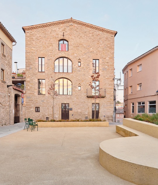 Aguilar Square by vora + Toni Riba. Photograph by Adrià Goula