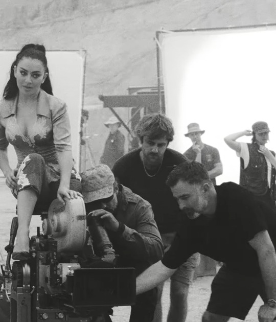 «Camera» por Charli xcx 