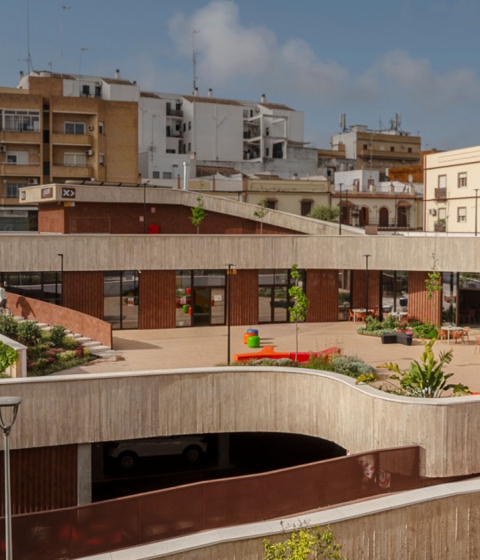 Casa de la juventud por DUNAR arquitectos + Felipe Retuerto. Fotografía por RN Fotógrafos 