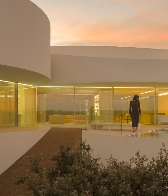House in Las Rozas by Fran Silvestre Arquitectos. Photograph by Fernando Guerra 