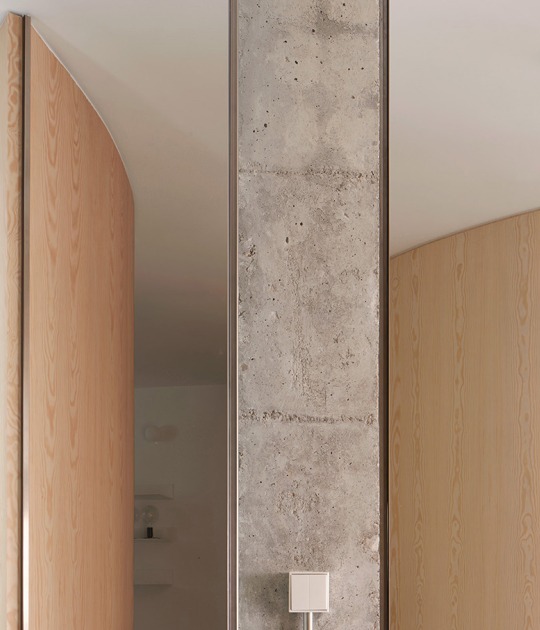 Reforma de vivienda Argumosa por MAIO Architects. Fotografía por José Hevia 