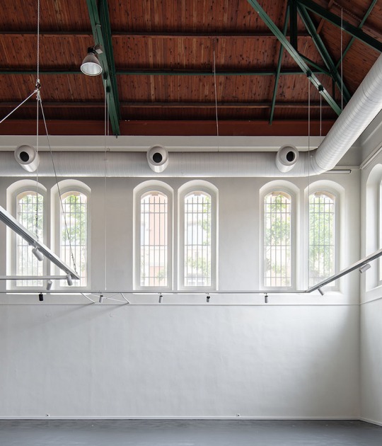Reforma y digitalización Sala Amós Salvador por Sergio Rojo. Fotografía por Josema Cutillas
