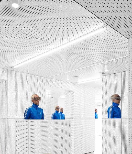 EDLM-IDLM por Studio Jean Verville architects. Fotografía por Maxime Brouillet