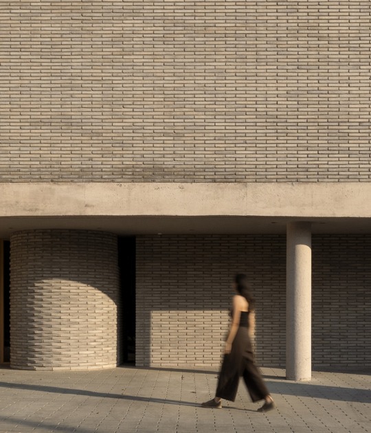 "Casa Refugio" by Taller Segovia Molina. Photograph by César Belio