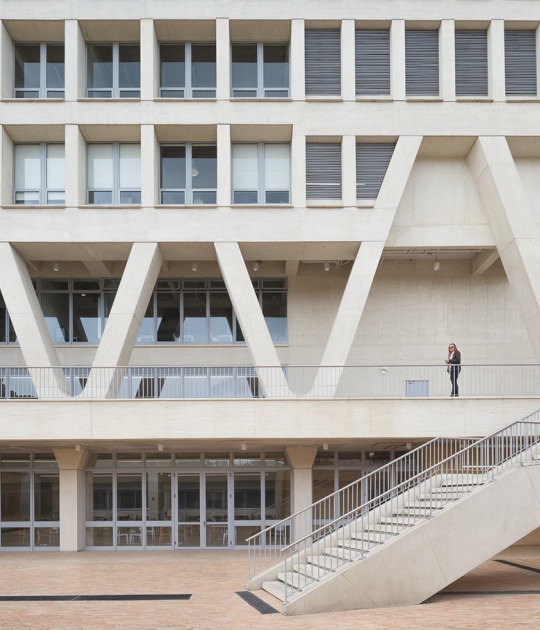 Compensar University Foundation by Bermúdez Arquitectos. Photograph by Javier Agustín Rojas