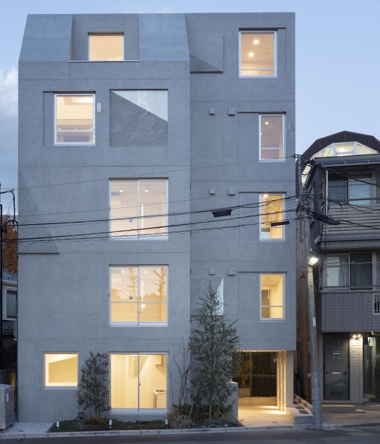 Shin-Nakano Trapezoidal by Ryuichi Sasaki Architecture. Photograph by Takumi Ota Photography