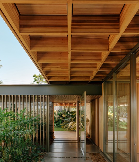 "Casa Colmeia" by Sabella Arquitetura. Photograph by Fran Parente 