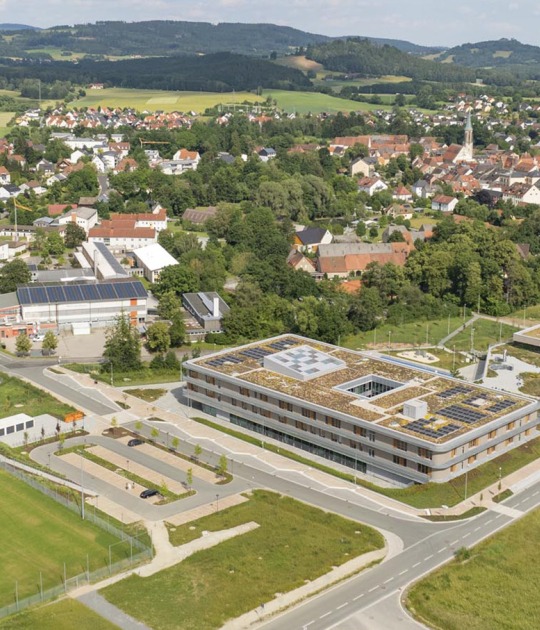 "Staatliche Realschule Kemnath" by ALN + Gutiérrez-delaFuente. Photograph by Roland Halbe