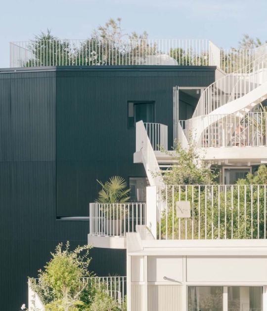 Residencia de estudiantes Lourmel por MARS Architectes. Fotografía por Charly Broyez