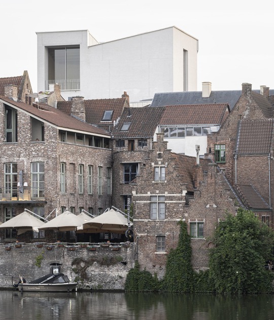 El Design Museum Gent por Carmody Groarke y ATAMA. Fotografía por Michiel De Cleene