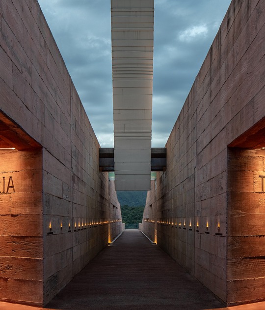 Memorial de Brumadinho por Gustavo Penna Arquitetos Associados. Fotografía por Pedro Mascaro