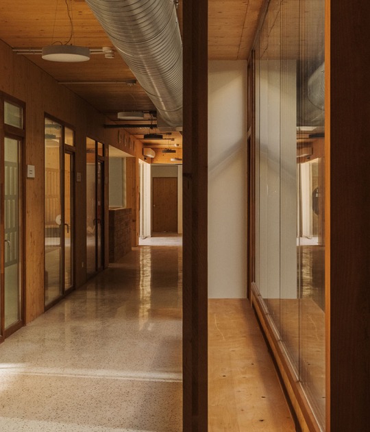 Centro de salud Son Ferriol por Laboqueria Arquitectura + Munarq. Fotografía por Ricard López 