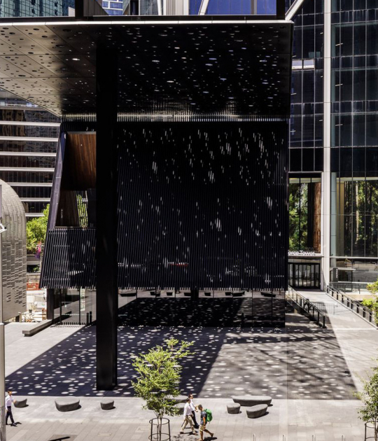 Sydney Plaza & Community Building por Adjaye Associates y Daniel Boyd. Fotografía por Trevor Mein.