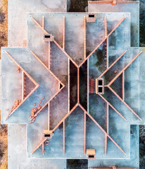 Sand Castles (part II). Ganadores del Premio de Fotografía DJI. Casas abandonadas de España y Salinas europeas. Fotografía © Markel Redondo
