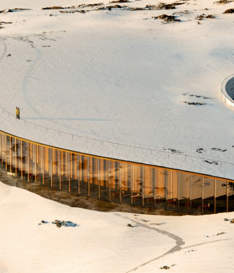 Centro del Patrimonio Inuit de Nunavut por Dorte Mandrup. Visualización por MIR