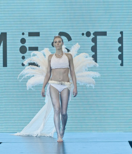 Mestic® pasarela de moda del 23 de junio de 2016. Mestic® por Jalila Essaïdi. Fotografía © Ruud Balk