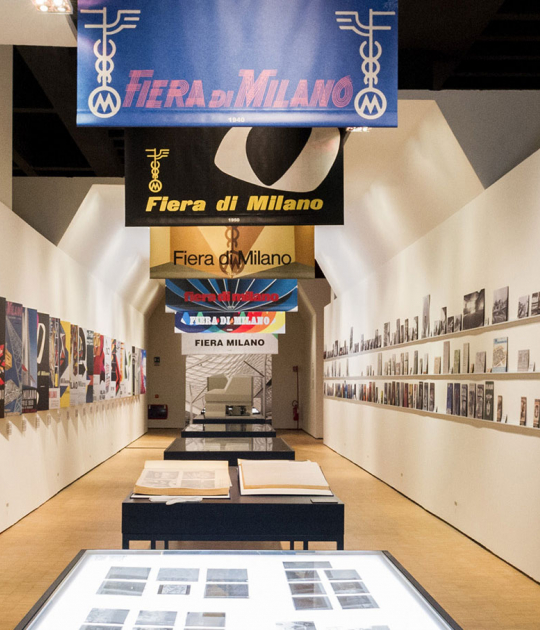 “Prospettiva, viaje a través de los archivos de la Fondazione Fiera Milano” por Ippolito Pestellini Laparelli. Imagen por Andrea Centonze / OMA