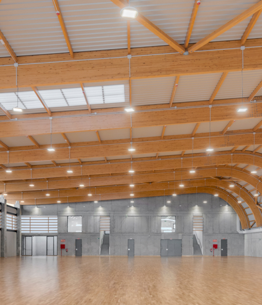 Valle San Lorenzo Municipal Sports Hall by Makin Molowny Portela. Photograph by Maxim Deknock