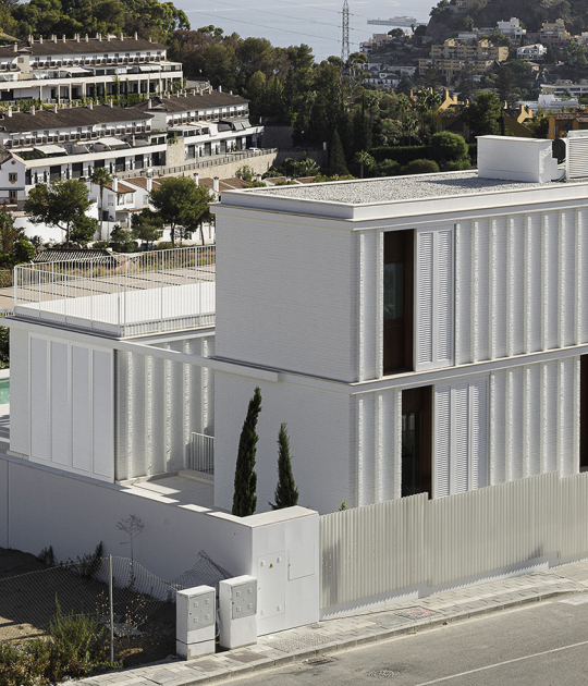 Casa AC por MarinaUno Arquitectos. Fotografía por Fernando Alda