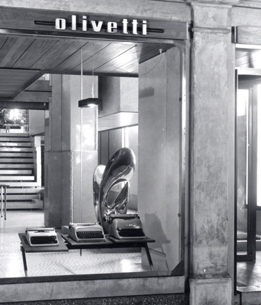 Carlo Scarpa. Disposición de la tienda Olivetti en Piazza San Marco Venecia 1957-58. (Archivo Carlo Scarpa, Colección Arquitectura MAXXI)