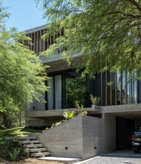 Casa en El Rodeo por Pablo Senmartin Arquitectos. Fotografía por Andrés Domínguez