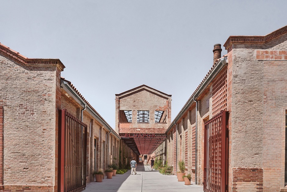 Rehabilitation of the Vapor Cortès - Prodis 1923 by Harquitectes. Photograph by Adrià Goula