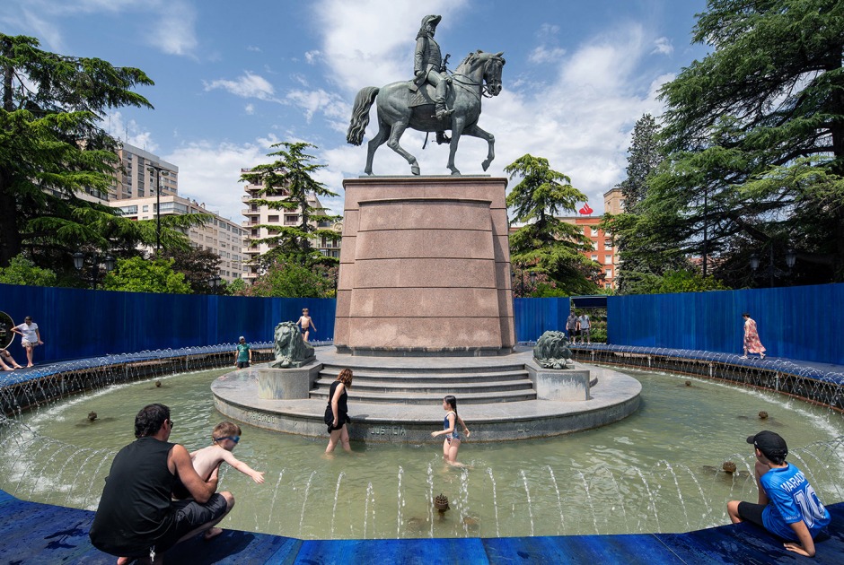 Monumental Splash by SalazarSequeroMedina. Photography by Josema Cutillas Monumental Splash by SalazarSequeroMedina. Photography by Josema Cutillas