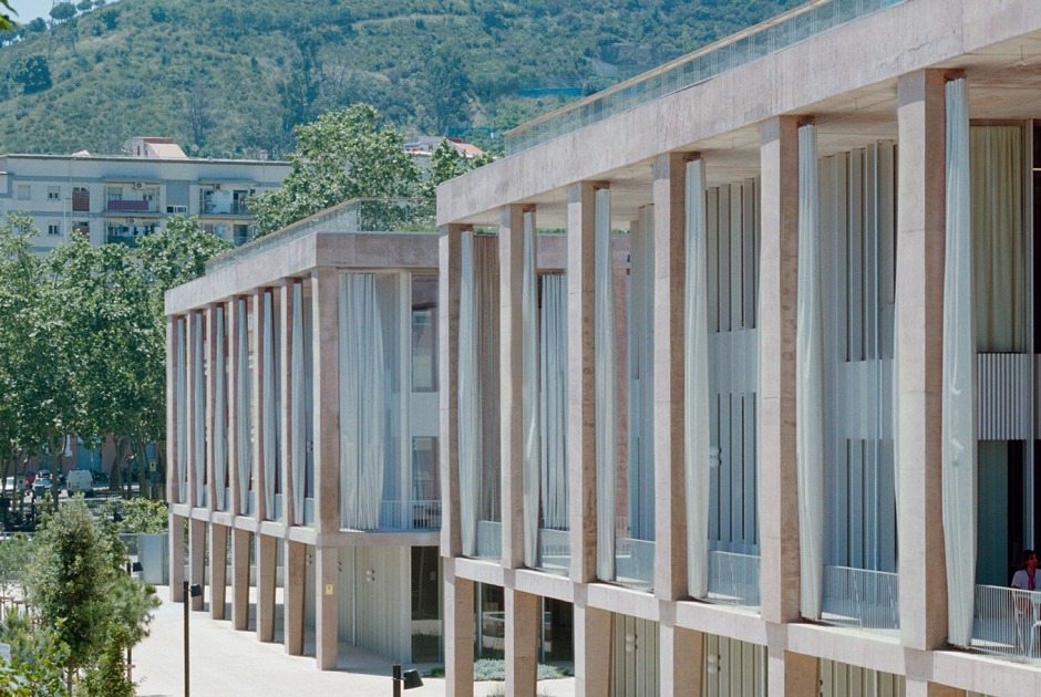 VHIR Vall d’Hebron Campus Research Center by BAAS + ESPINET/UBACH. Photograph by Gregori Civera VHIR Vall d’Hebron Campus Research Center by BAAS + ESPINET/UBACH. Photograph by Gregori Civera