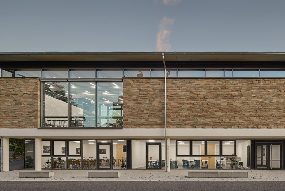 New cafeteria building in Neuenstein by Steinbach Schimmel Architekten. Photograph by Zooey Braun