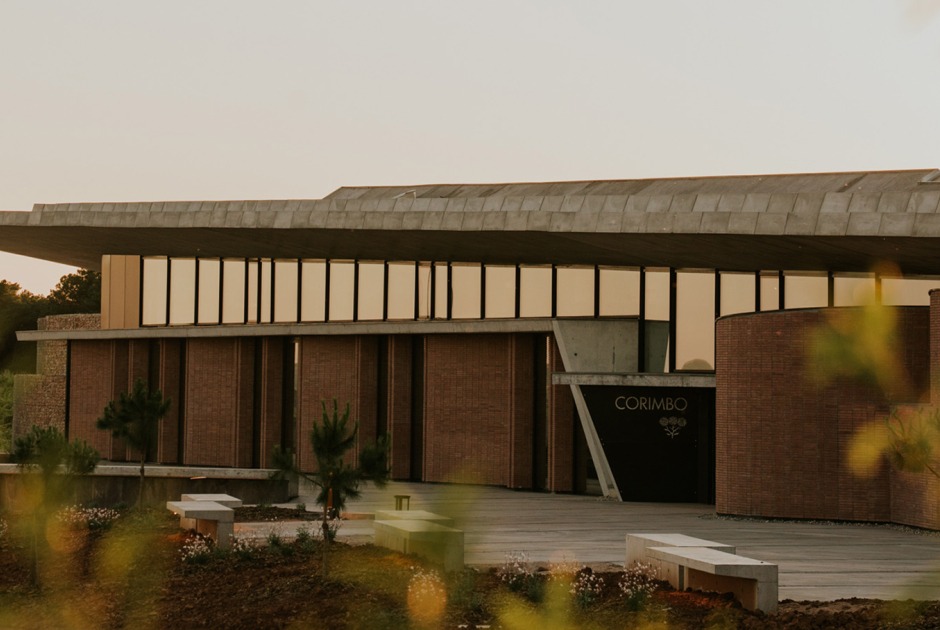 Bodegas La Horra by Carme Pinós. Photograph by La Cueva Estudio Bodegas La Horra by Carme Pinós. Photograph by La Cueva Estudio