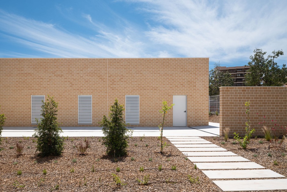 Extension of the Health Centre in La Carihuela by MarinaUno. Photograph by Fernando Alda Extension of the Health Centre in La Carihuela by MarinaUno. Photograph by Fernando Alda