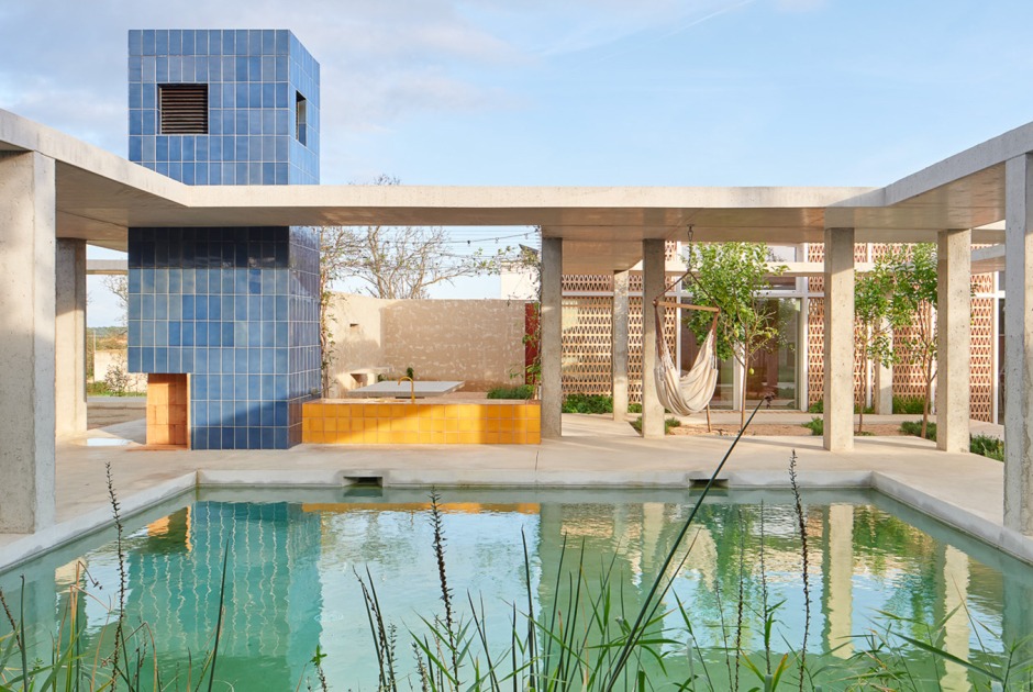 Casa Tres Patis por Twobo Arquitectura. Fotografía por José Hevia Casa Tres Patis por Twobo Arquitectura. Fotografía por José Hevia