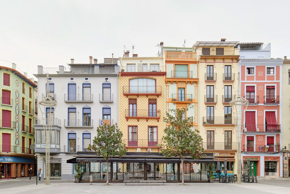 Plaza Major de Olot por unparelld'arquitectes. Fotografía por José Hevia Plaza Major de Olot por unparelld'arquitectes. Fotografía por José Hevia