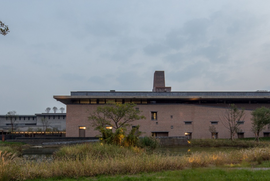 Museum and Park, Ruins of the Imperial Kiln in Suzhou by Jiakun Architects. Photograph by Arch-Exist
