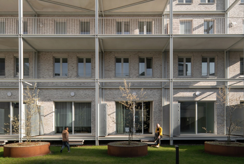 Oudemansstraat by Woonwerk Architecten. Photograph by Aiste Rakauskaite Oudemansstraat by Woonwerk Architecten. Photograph by Aiste Rakauskaite