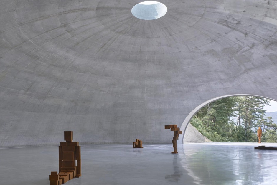 Cúpula de Tadao Ando para Antony Gormley, Museum San. Fotografía por MAG PR & Image