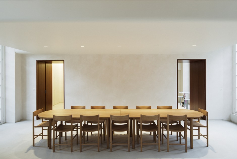 «Living Arts — Housing» por Lina Ghotmeh — Architecture. Fotografía por Takuji Shimmura
