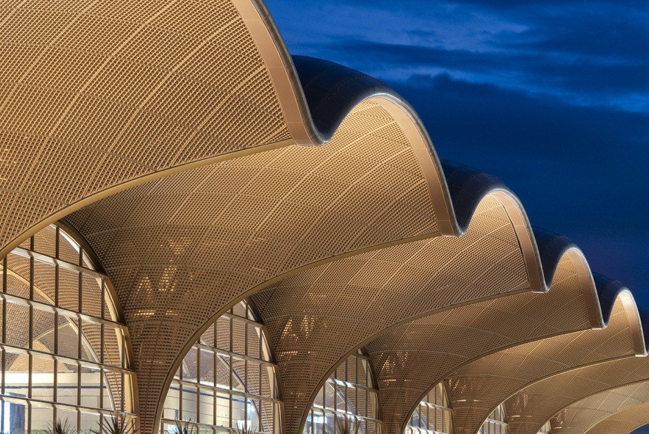 Techo International Airport by Foster + Partners. Phorograph by Nigel Young