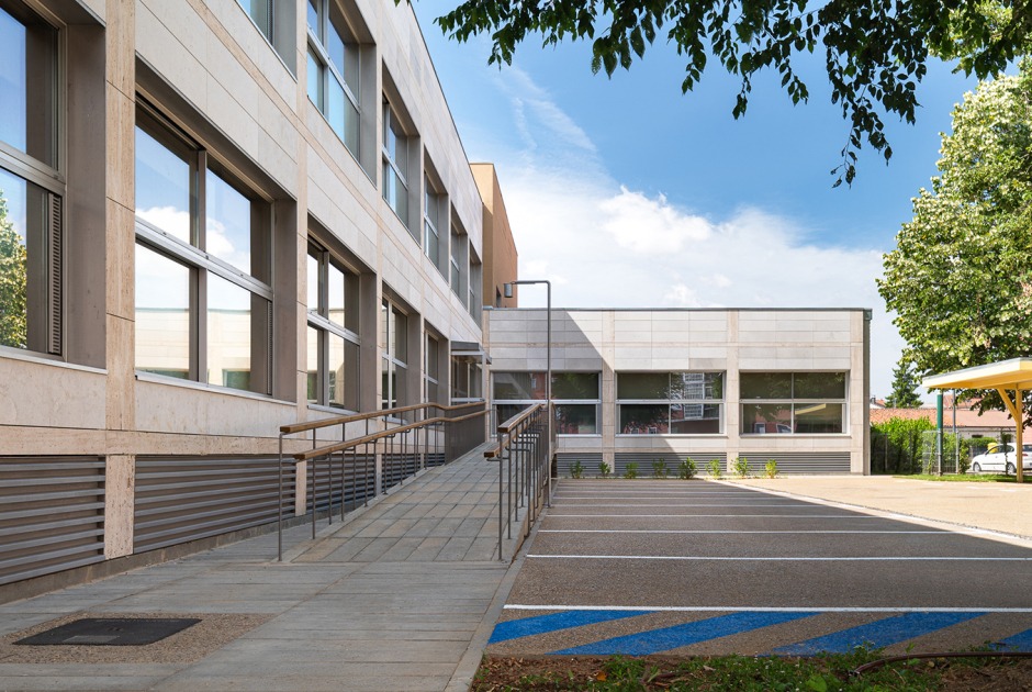 Pinilla Health Center by Gabriel Gallegos Borges. Photograph by Gabriel Gallegos Alonso