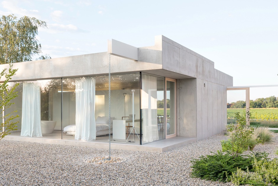 Casa en el borde de la llanura por Skupaj arhitekti. Fotografía por Ana Skobe 