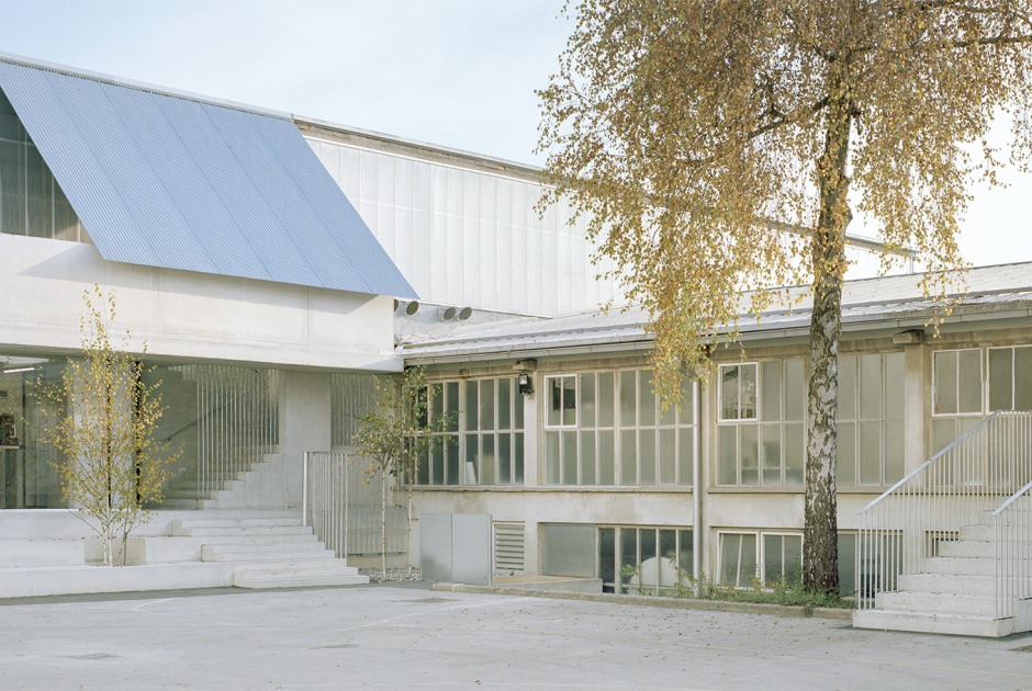 Espacios temporales para el Teatro Dramático Nacional Esloveno por Vidic Grohar Arhitekti. Fotografía por Maxime Delvaux