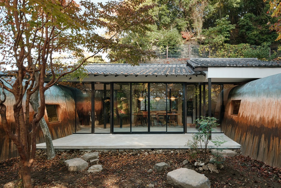 Haniyasu House by AATISMO. Photograph by Shinya Sato  