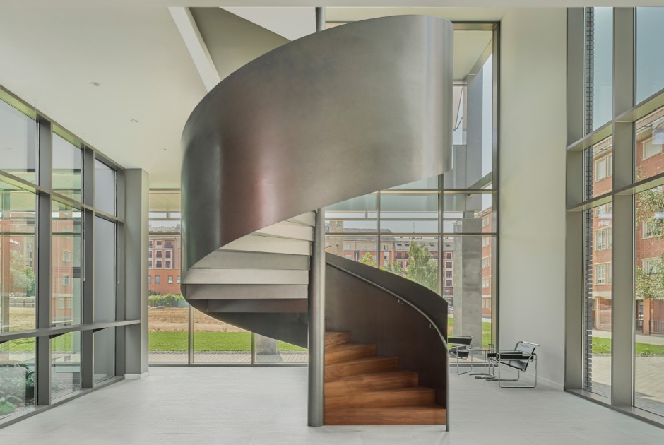 Expansion of the Technology-Based Business Center by VIRA arquitectura. Photograph by Javier Bravo