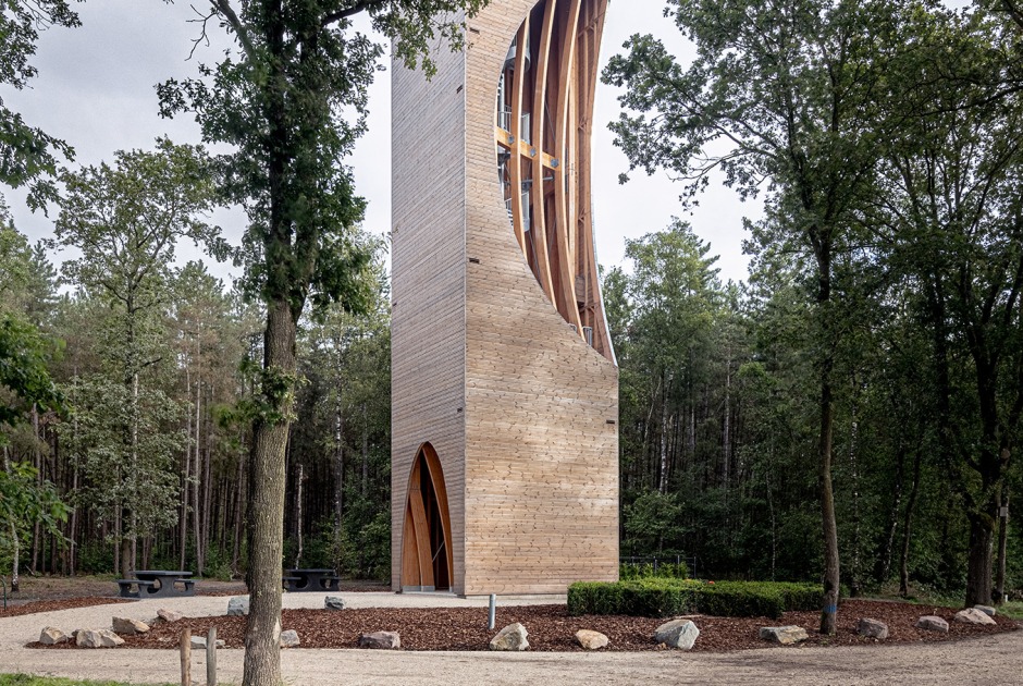 Torre de vigilancia Einderheide por NEXT architects. Fotografía por Karl Banski