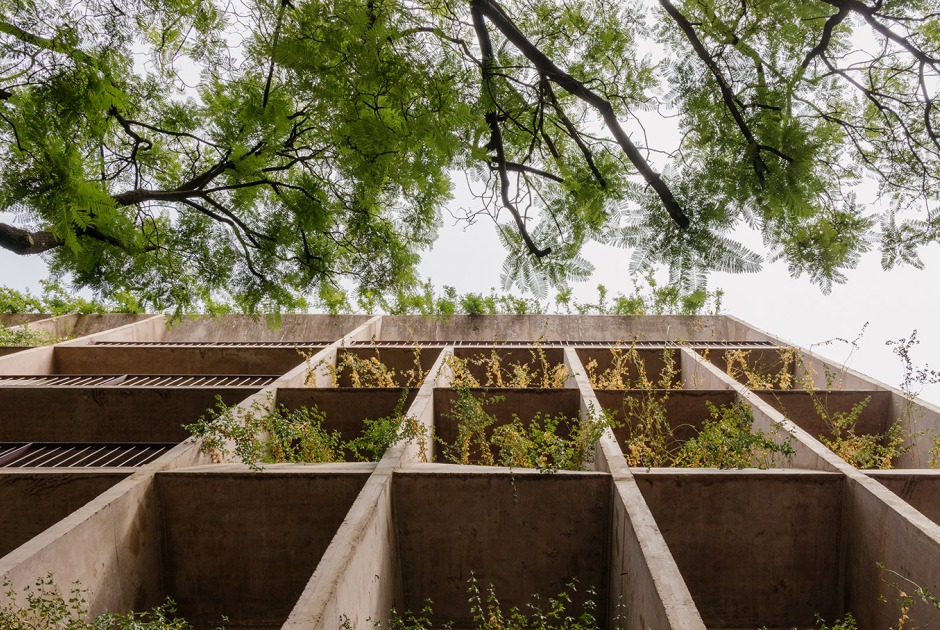 "Londres 187" by CCA. Photograph by Arturo Arrieta, courtesy of CCA | Bernardo Quinzaños