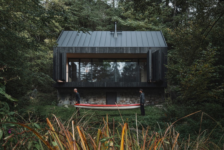 Cabaña «Entre la Roca y el Río» por Mimosa. Fotografía por Petr Polák