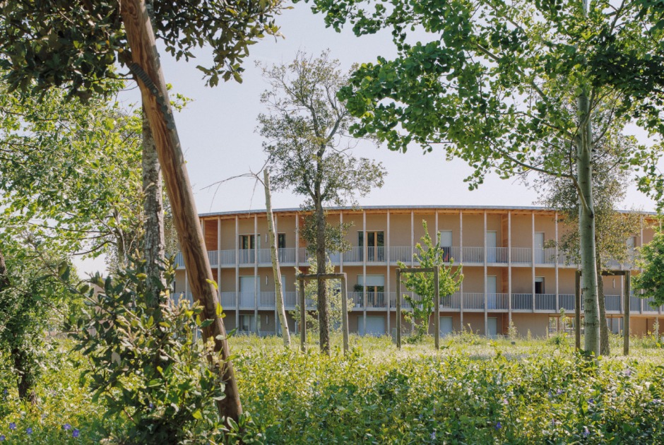 Social housing by Régis Roudil Architectes. Photograph by Bastien Treille 